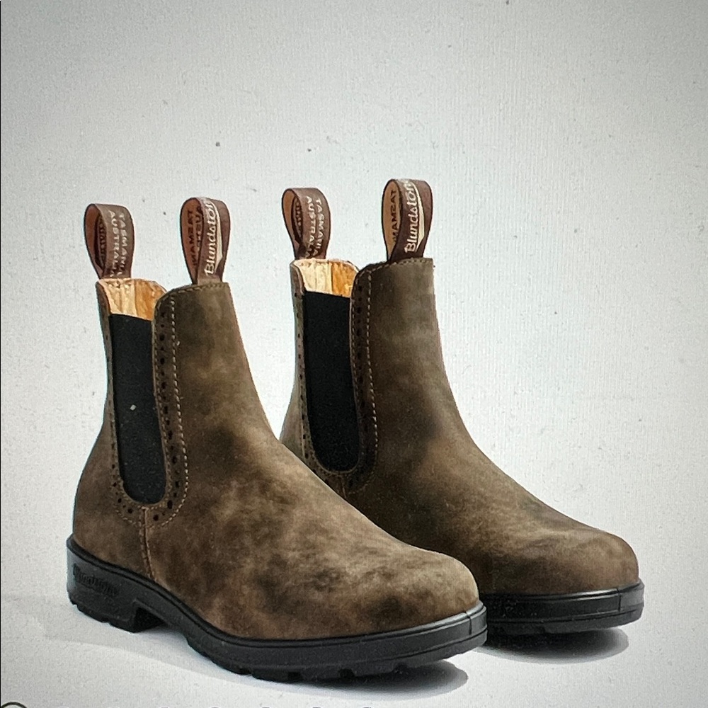 Blundstone Women’s Originals #1351 High Top Boot in Rustic Brown